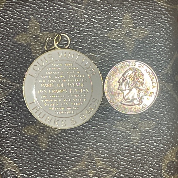 LV  Trunk tag - Picture 3 of 3